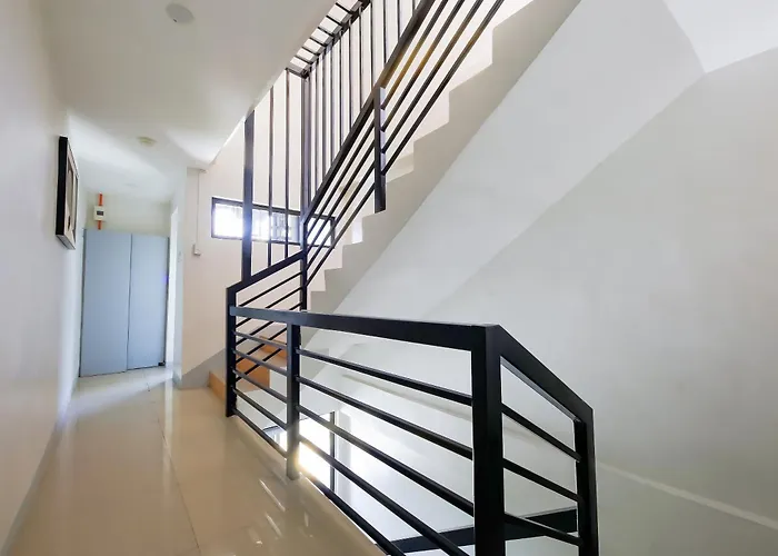 Oyo 848 Dona Aurora Condotel 2*