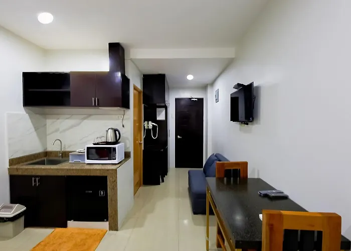 Oyo 848 Dona Aurora Condotel 酒店