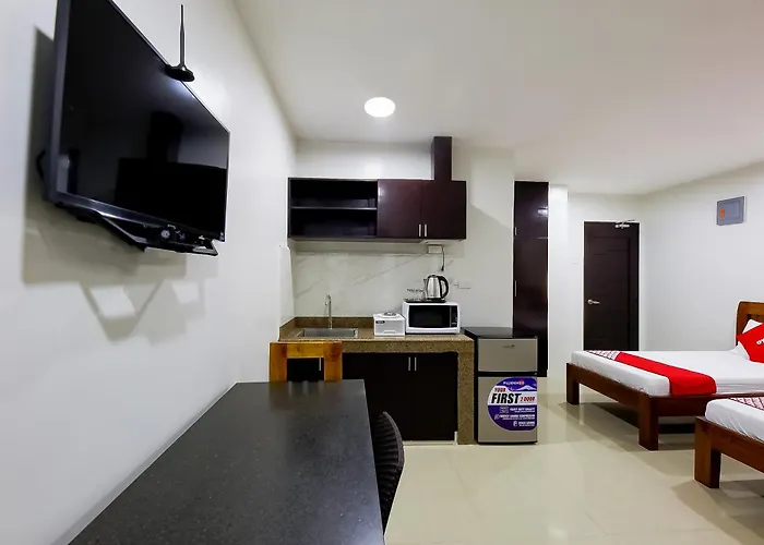 Oyo 848 Dona Aurora Condotel 酒店 2*